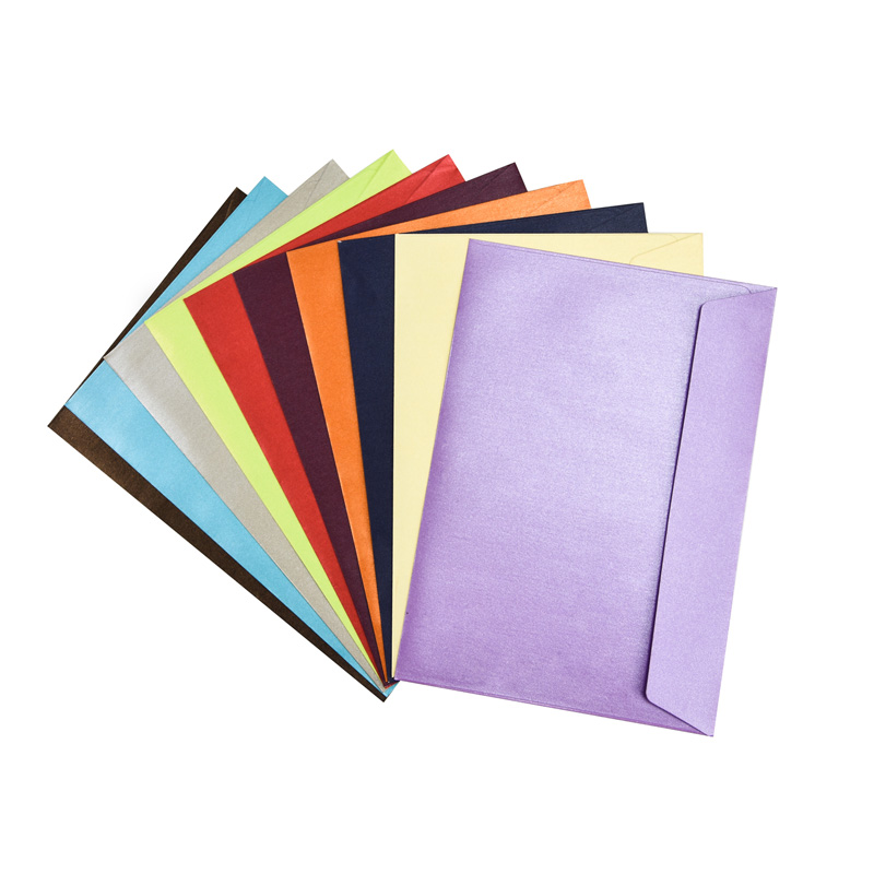 120gsm Pearlescent envelopes with hot-melt peel & seal